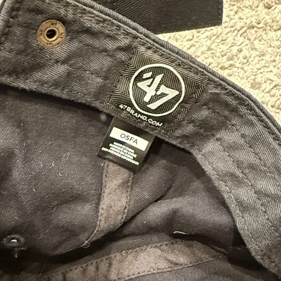 47 Brand | Boston Bruins Logo Baseball Hat - Picture 4 of 6